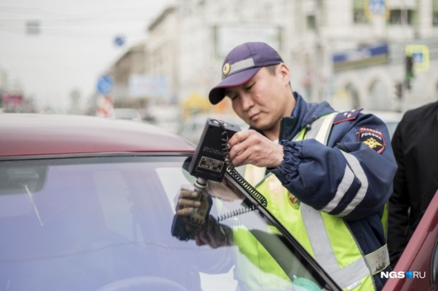 Зимние шины и АБС обязательны, тонировка — слегка разрешена: изучаем осенние поправки к Правилам