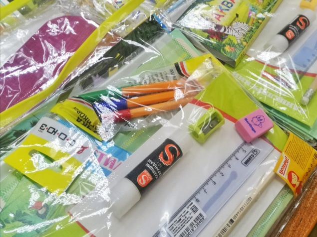 Около 300 ачинских школьников получили помощь в рамках благотворительной акции «Помоги пойти учиться»