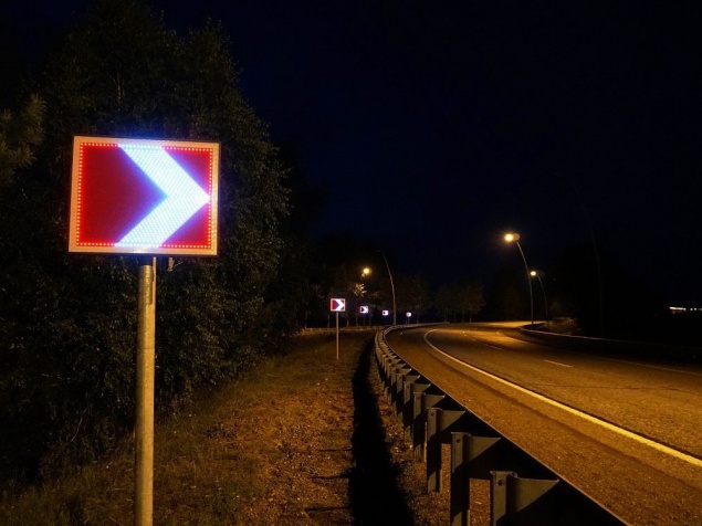 В краевом центре впервые установили импульсные дорожные знаки