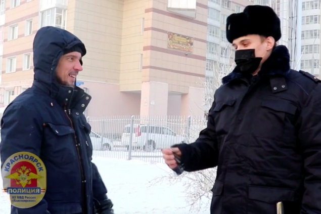 Полицейские нашли угнанную «Камри» красноярца в Москве и вернули ее владельцам