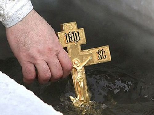 Окунуться в крещенскую купель в этом году нельзя