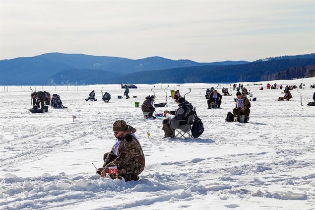 Красноярцев позвали на массовую рыбалку в разгар весны. Ловить рыбу предстоит 4 часа