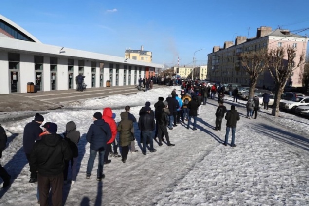 Вот это очереди: фанаты ХК «Енисей» раскупили билеты на финальную игру за час