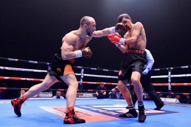 Боксер Александр Беспутин провел первый матч после лишения титула чемпиона и нокаутировал соперника