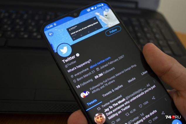 Роскомнадзор заявил, что Twitter удалил только треть запрещенных постов. И делает это медленно