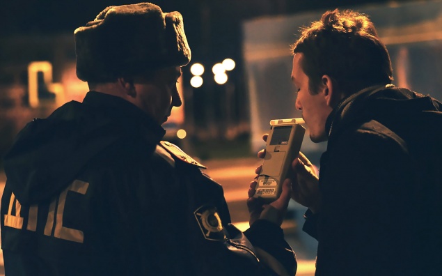 В ГИБДД рассказали о влиянии кваса и безалкогольного пива на алкотестеры