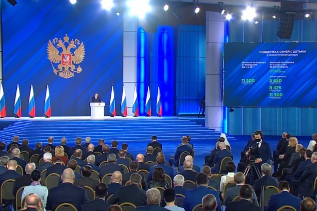 Семьи со школьниками получат по 10 тысяч рублей на ребенка единовременно