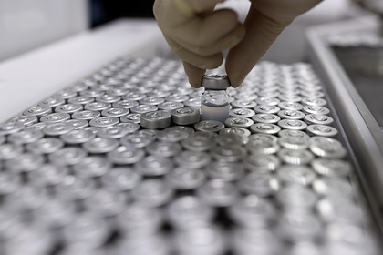 США выступили за отказ от патентов на вакцины от COVID-19