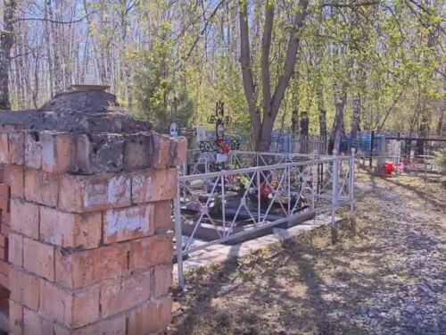 Ачинские кладбища приводят в порядок после зимы