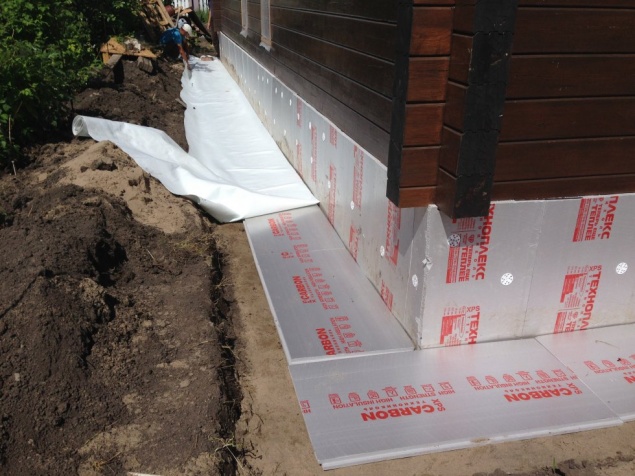 Как и чем утеплить цоколь дома