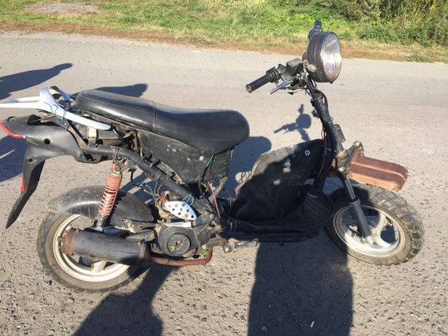 В Ачинском районе восьмиклассник, не имея права управления, сел за руль мопеда и наехал на девочку