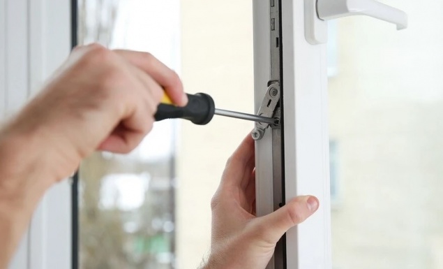 Как регулировать пластиковые окна на зиму: подробная инструкция