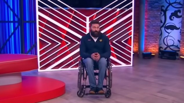 Ачинский спортсмен-адаптивник побывал на шоу «Мужское/Женское»