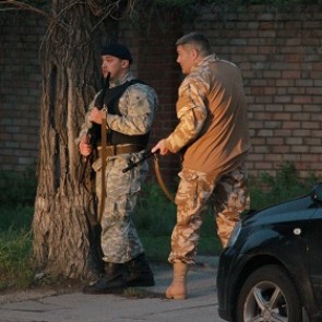 Пророссийские ополченцы захватили здание военкомата в Луганске
