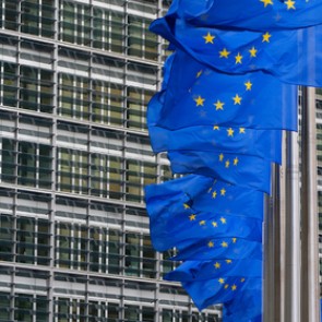 ЕС расширил санкции против россиян и украинцев