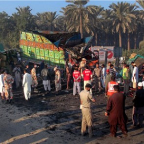 В Пакистане в ДТП погибли 56 человек