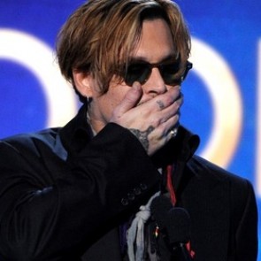 Джонни Депп шокировал публику своим поведением