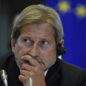 Сербию обязали ввести санкции против России в обмен на вступление в ЕС