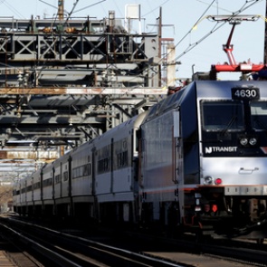 Задержанный за нападение на пассажиров поезда свалил вину на демона