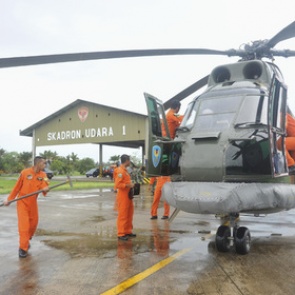 Возобновлены поиски пропавшего малайзийского лайнера
