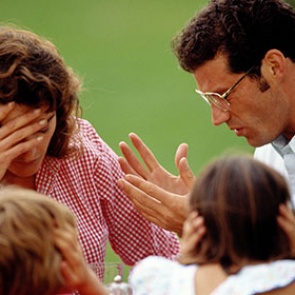 Ученые объяснили частоту разводов на четвертом и седьмом годах брака