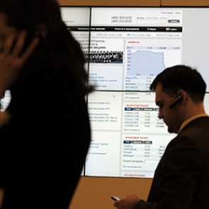 Курс доллара превысил 53 рубля