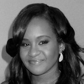 Дочь Уитни Хьюстон умерла после шести месяцев комы