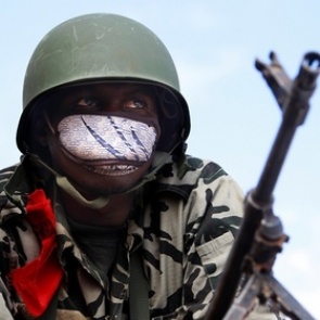 При захвате заложников в отеле в Мали погибли 13 человек