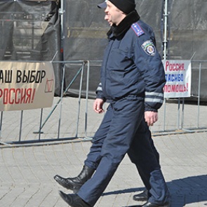 Украина решила потребовать от России 50 миллиардов долларов за Крым и Донбасс