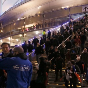 В результате терактов в Париже погибли более 150 человек