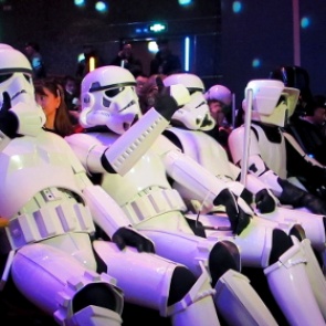 Седьмой эпизод «Звездных войн» стал самым кассовым фильмом в Северной Америке