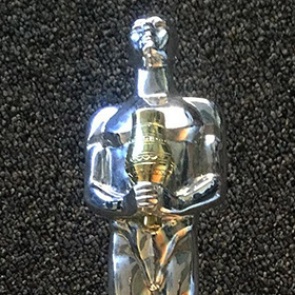 Ди Каприо показал якутский «Оскар» в Instagram