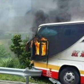 На Тайване в туристическом автобусе сгорели 26 человек