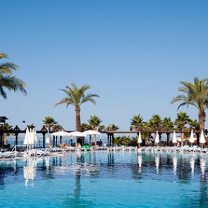 Поток российских туристов в Турцию упал в восемь раз