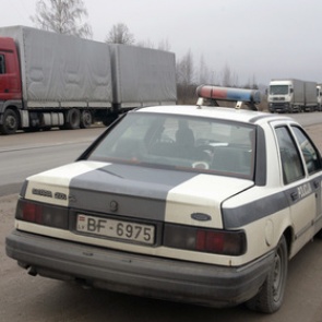 В Латвии перевернулся автобус с детьми