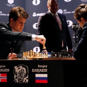 Карякин проиграл Карлсену в десятой партии матча за шахматную корону