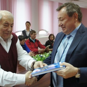 Ачинцы попросили помощи у известного спортсмена и тренера