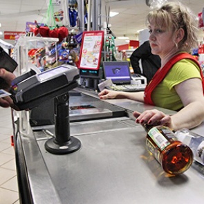 Полицейскими усилены меры по пресечению правонарушений, связанных с незаконным оборотом алкоголя