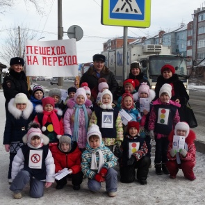 Дорожные полицейские напоминают о начале учебных занятий для школьников