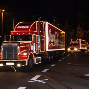 Новогодний грузовик Coca-Cola признали локомотивом ожирения