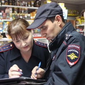 Полицейские Ачинска продолжают мероприятия по пресечению незаконного оборота алкоголя