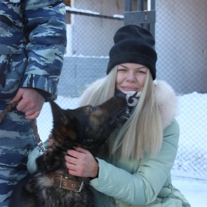 Студенческий десант высадился в кинологической службе МО МВД России «Ачинский»