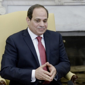 В Египте ввели чрезвычайное положение