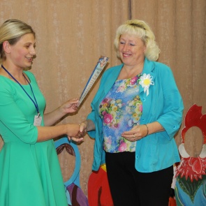 Просто картинка! Библиотечный театр наградил активистов проекта