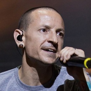 Солист Linkin Park Честер Беннингтон совершил самоубийство
