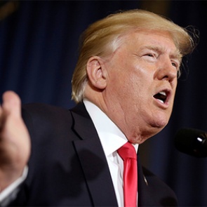 Трамп прокомментировал подписание закона о санкциях против России