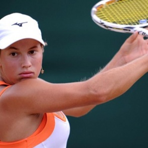 Теннисистка Путинцева назвала тренера придурком за отказ хлопать