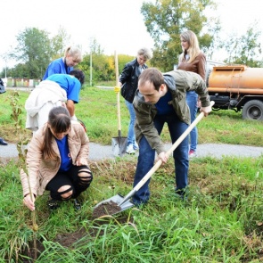 К акции по озеленению присоединяются новые участники