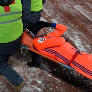 Игроки ЦСКА сломали ноги на матче в Хабаровске в 20-градусный мороз