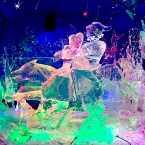 Впервые в Ачинске городские власти установят новогоднюю лазерную световую иллюминацию